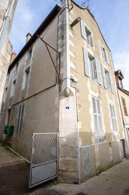 Saulstice, Cosmique Hyper Centre
